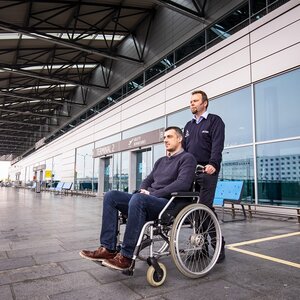 Prague Airport_assistance services for passengers with reduced mobility and orientation_2